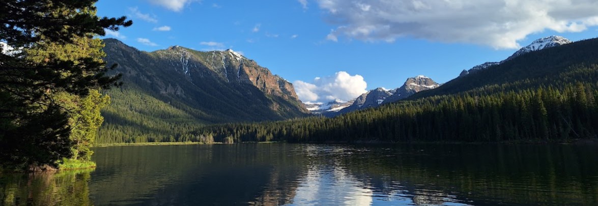 Hyalite lake panoramic view